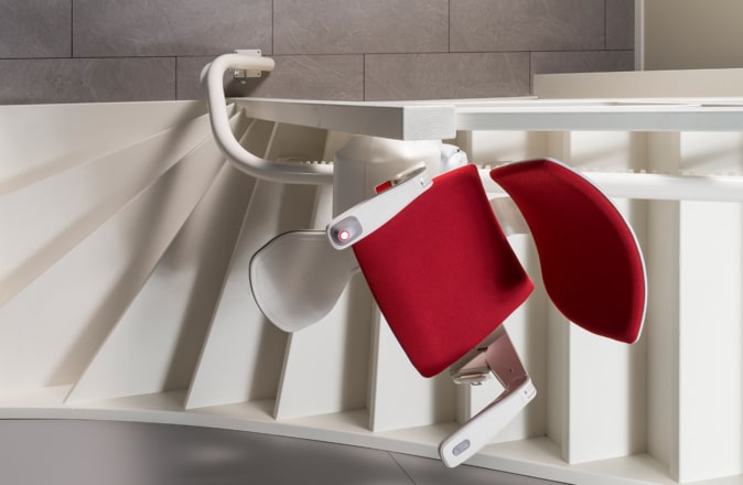 De Modul-Air traplift kan zelfs op zeer smalle trappen geplaatst worden door de Reverse Drive Technology.